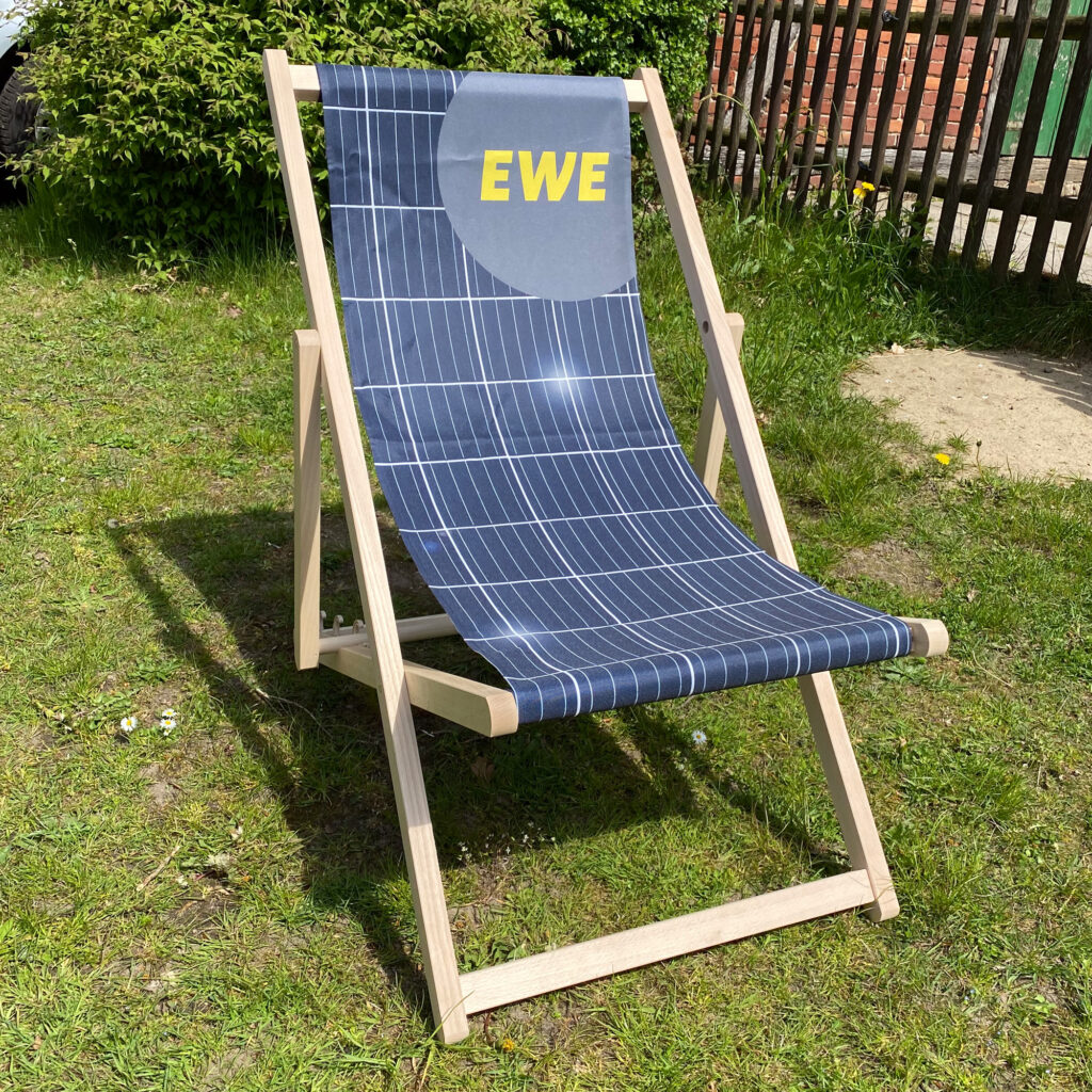 Vollflächig digital bedruckter Liegestuhl mit Motiv und Logo vom Kunden