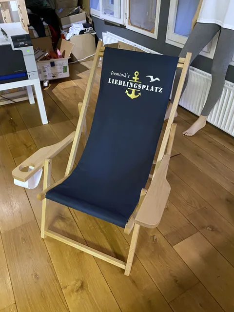 Liegestuhl Admiral mit Armlehnen in Seitenansicht
